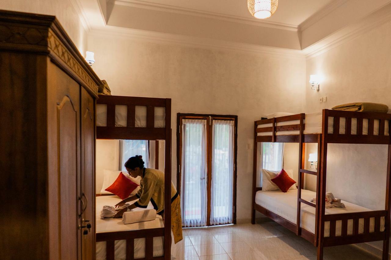 Kamasanti Hostel Toyapakeh 外观 照片